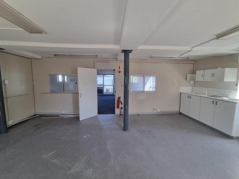 To Let commercial Property for Rent in Newton Park Eastern Cape